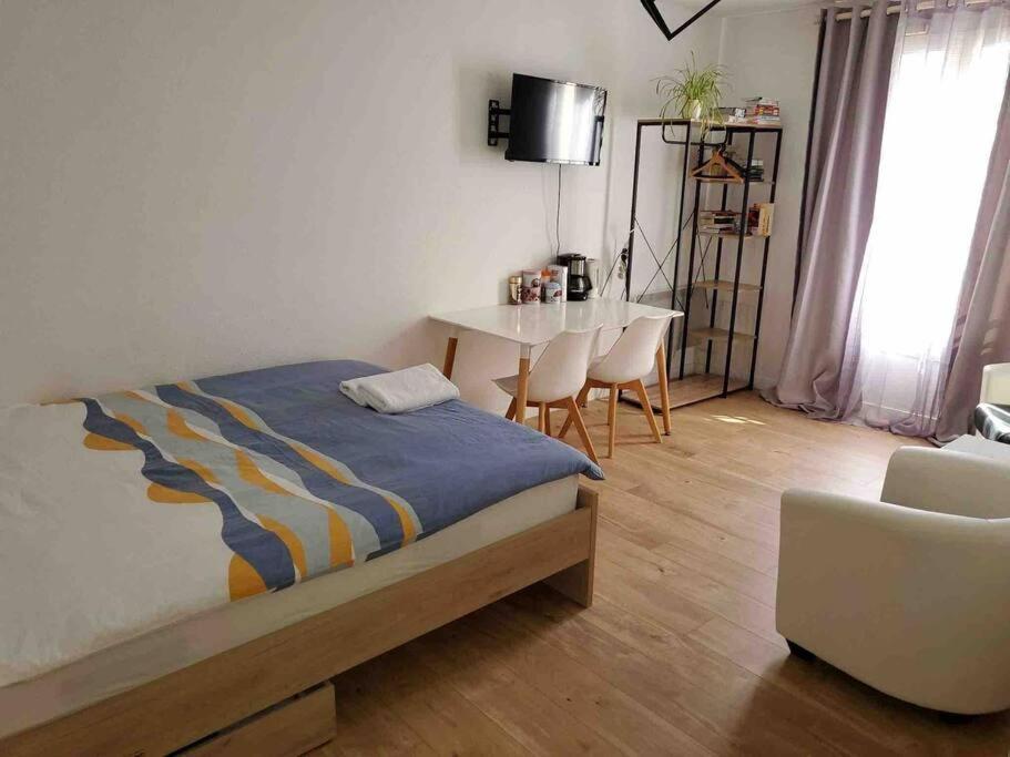 Appartement En Face De La Gare - Centre Ville Poitiers Kültér fotó